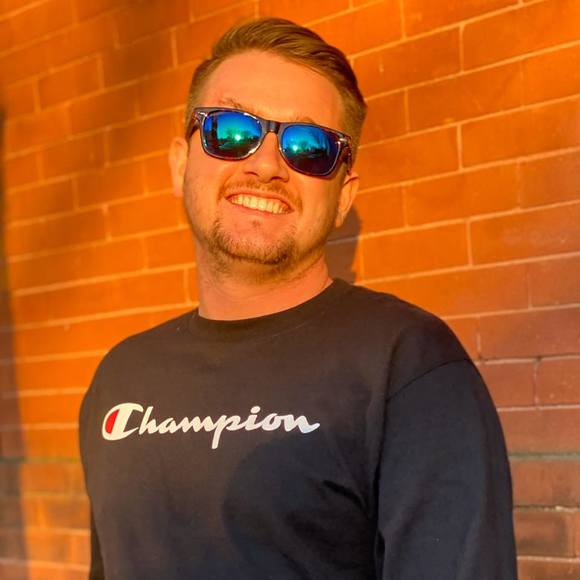 Meet your Posher, Preston - Picture 1 of 1